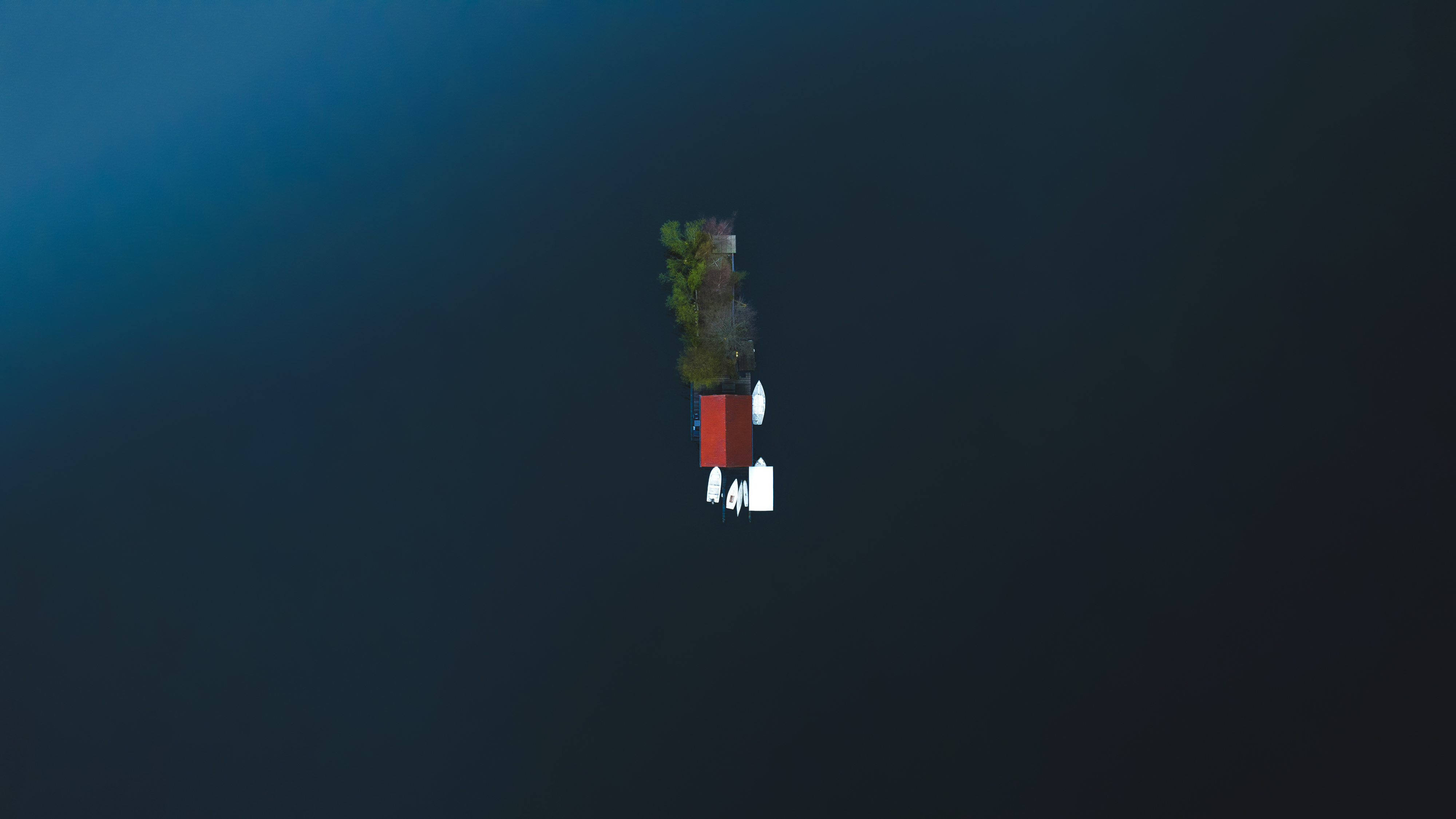 Tiny Floating Dock House in the Middle of Ocean – Clean Laptop Wallpaper